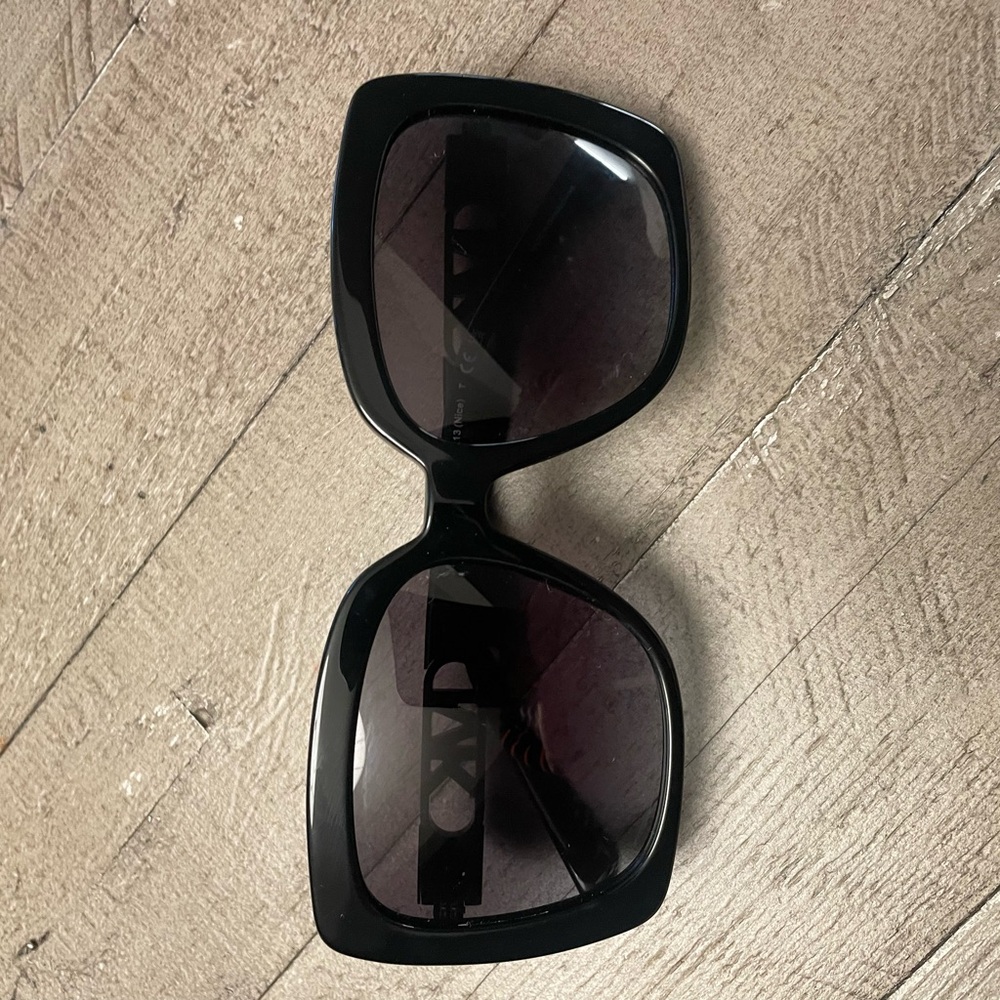 Michael Kors Elegant Black Sunglasses